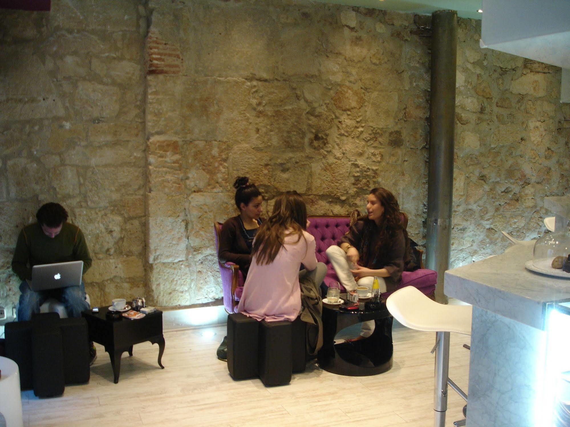 Albergue Revolutum Hostel Salamanca Dış mekan fotoğraf