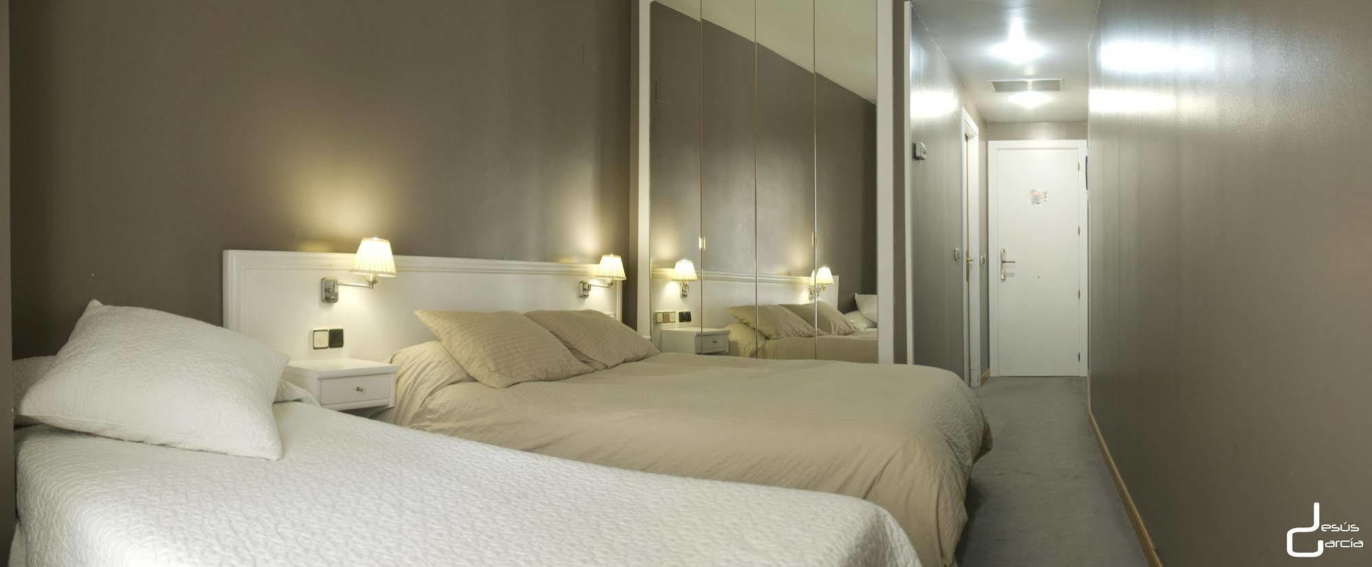 Albergue Revolutum Hostel Salamanca Dış mekan fotoğraf