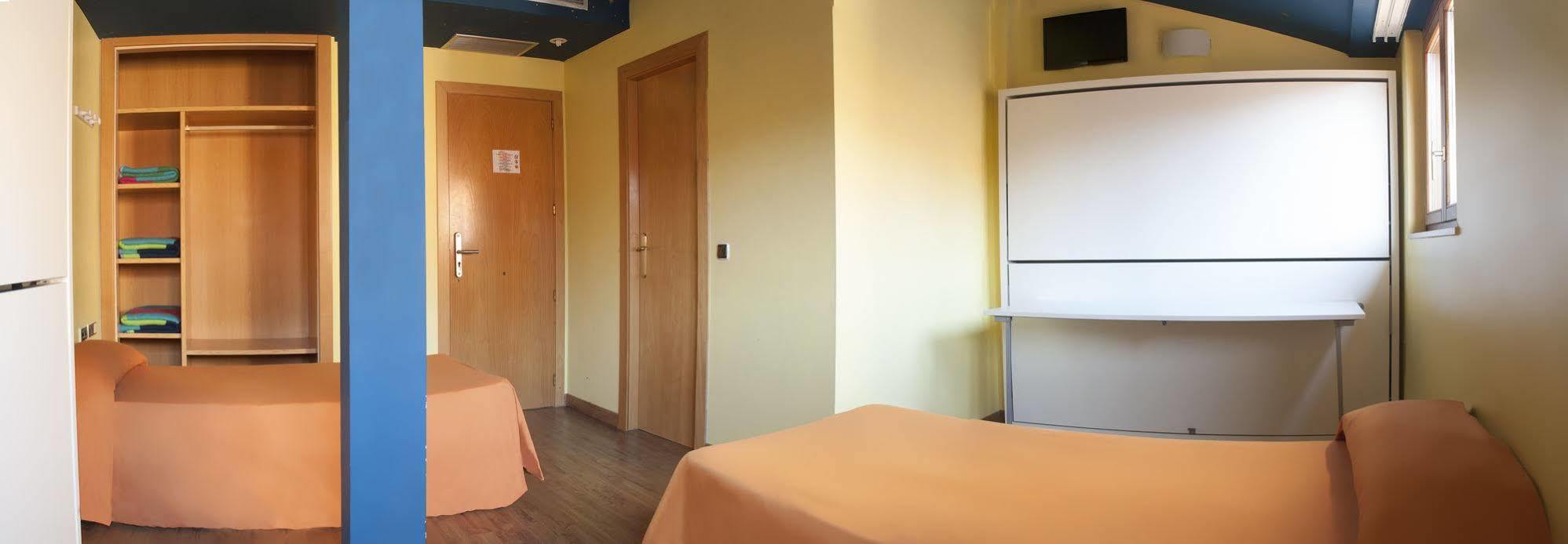 Albergue Revolutum Hostel Salamanca Dış mekan fotoğraf